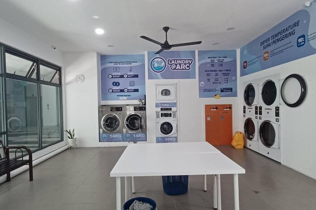 Homestay Arc Cozyhome Austin Hills 4-5Pax Τζόχορ Μπάχρου Εξωτερικό φωτογραφία